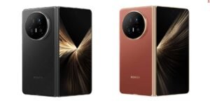 Honor Magic V5 slim foldable in hand